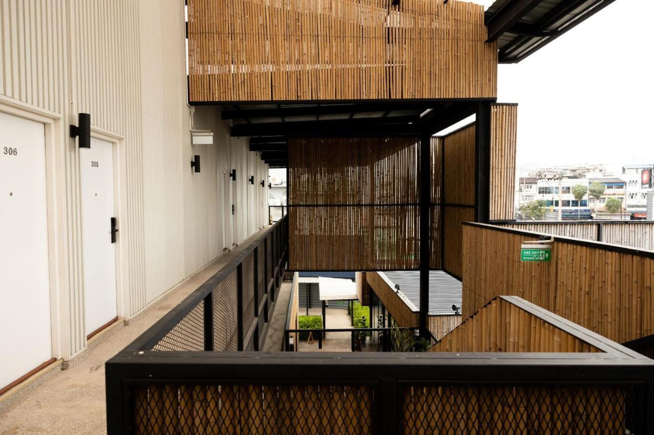 Pakchong Center Poshtel Hotel Exterior photo